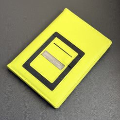 Kişiye özel defter ön kapağı, cep ve metal isim plakası